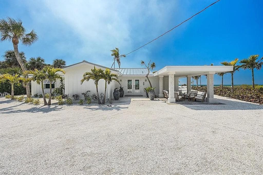 2740 N Beach RD, ENGLEWOOD FL 34223-10