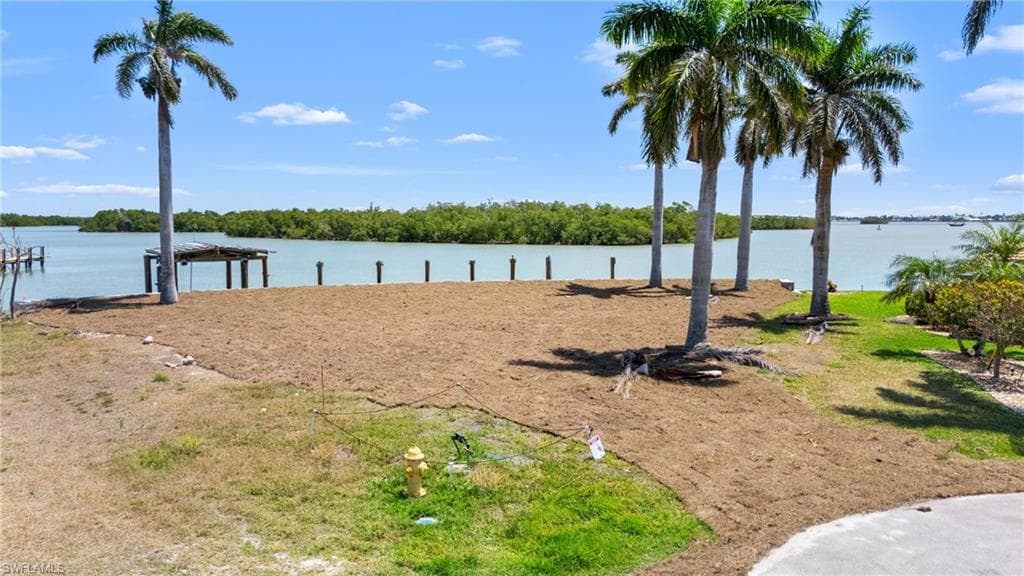 159 Tahiti ST, NAPLES FL 34113-1