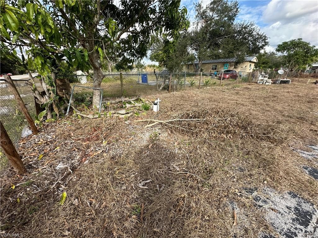 8335 Nault RD, NORTH FORT MYERS FL 33917-4