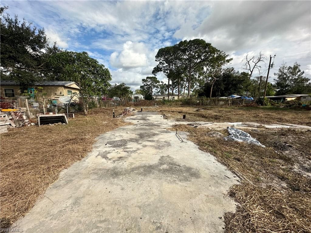 8335 Nault RD, NORTH FORT MYERS FL 33917-3