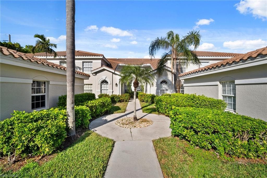 6935 Rain Lily CT # 103, NAPLES FL 34109-2