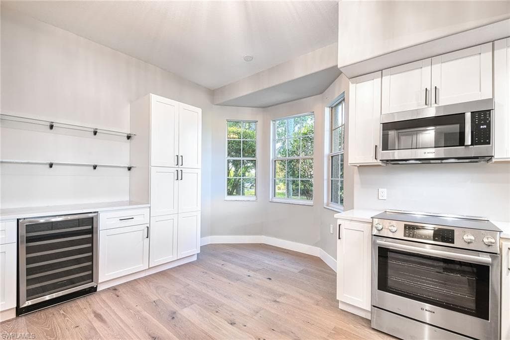 825 Regency Reserve CIR # 3701, NAPLES FL 34119-12