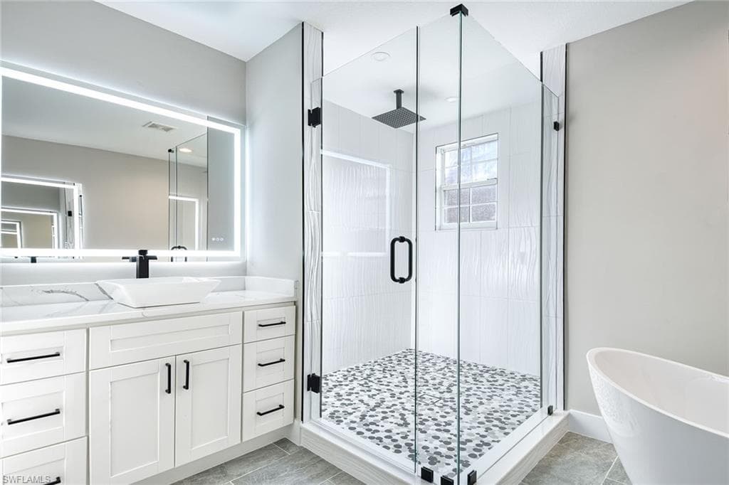 825 Regency Reserve CIR # 3701, NAPLES FL 34119-19