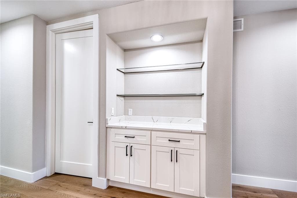 825 Regency Reserve CIR # 3701, NAPLES FL 34119-14