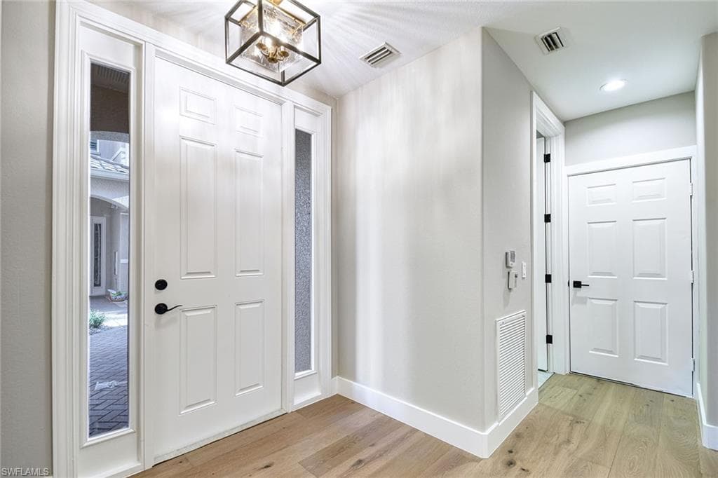 825 Regency Reserve CIR # 3701, NAPLES FL 34119-3