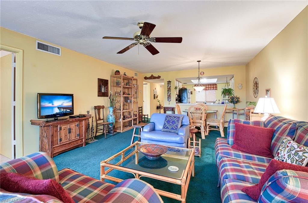 5695 Rattlesnake Hammock RD # B104, NAPLES FL 34113-5