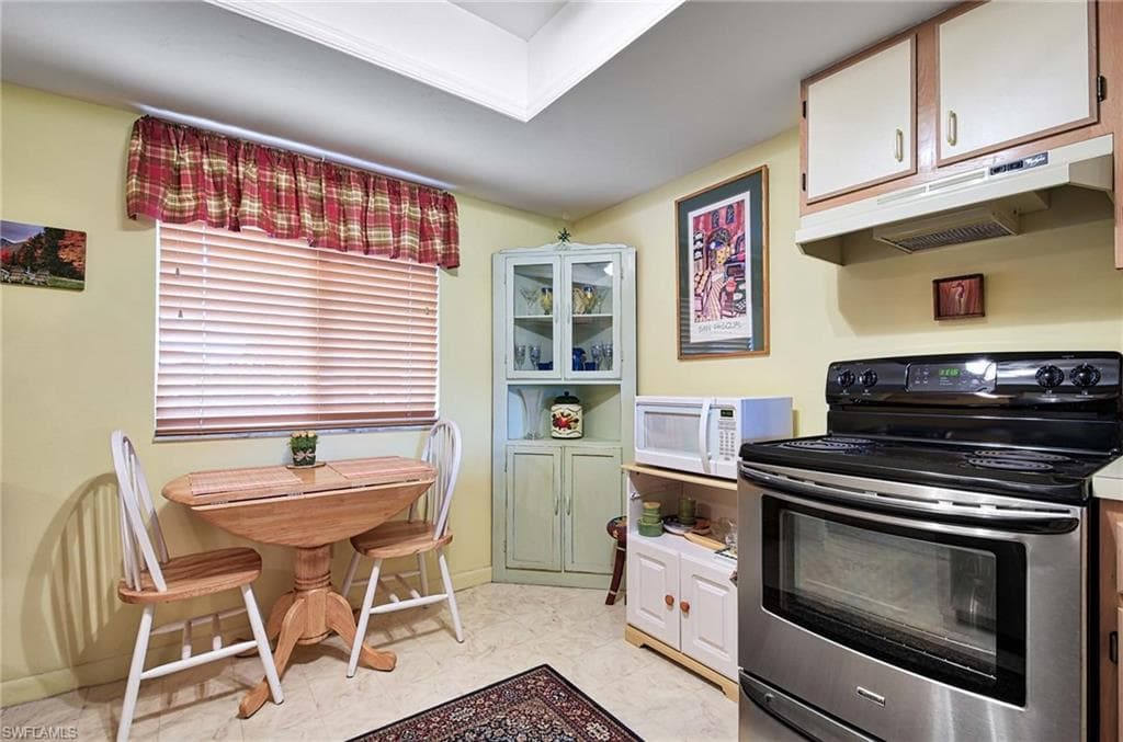 5695 Rattlesnake Hammock RD # B104, NAPLES FL 34113-9
