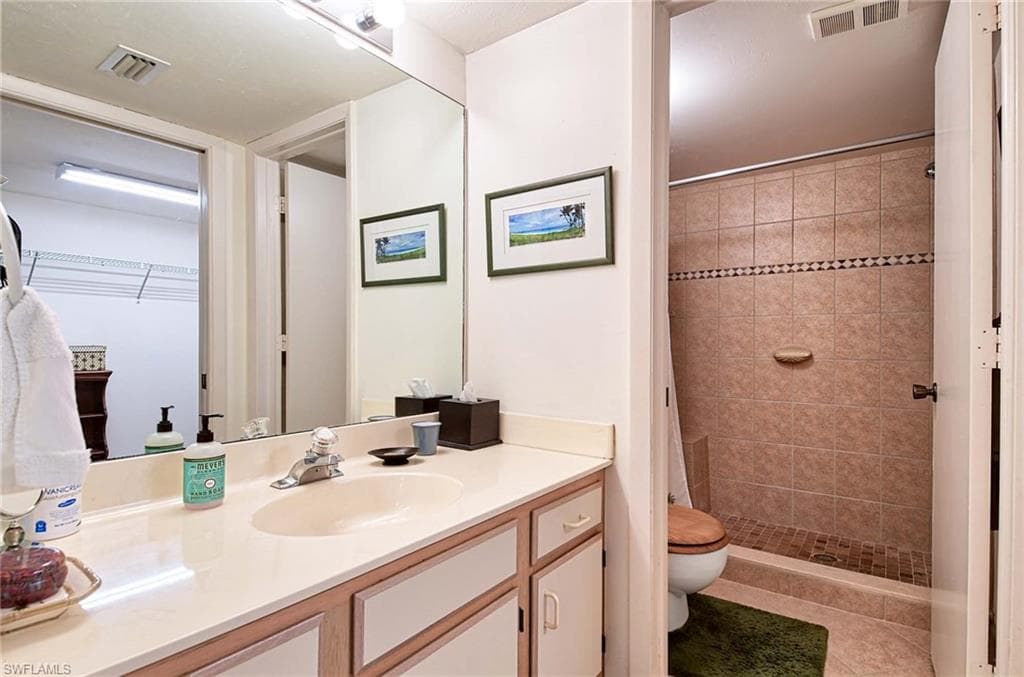 5695 Rattlesnake Hammock RD # B104, NAPLES FL 34113-13