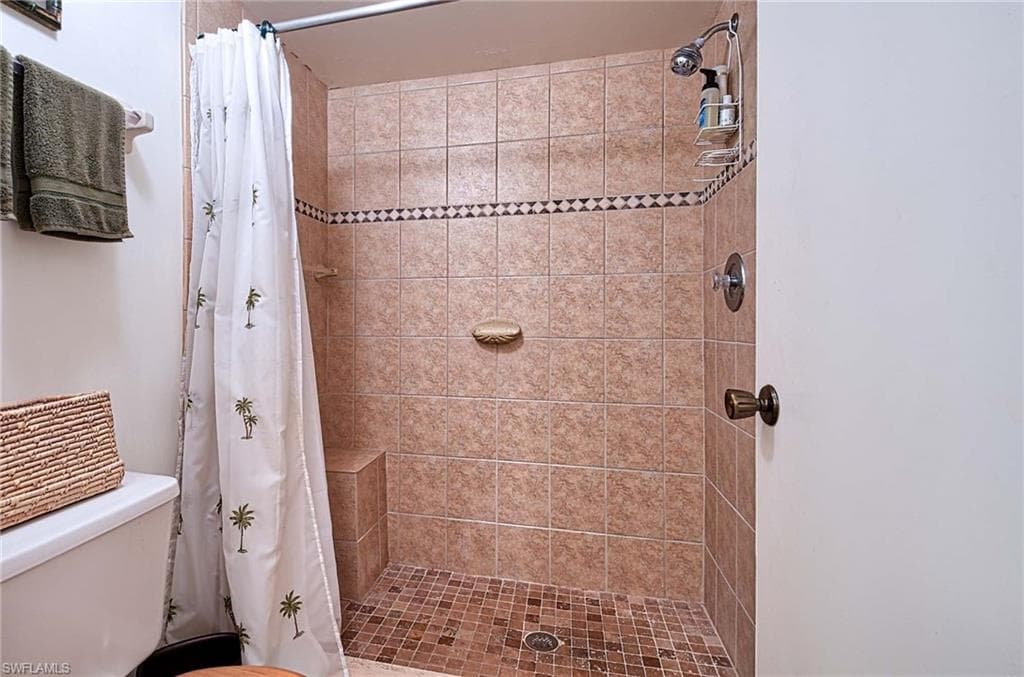 5695 Rattlesnake Hammock RD # B104, NAPLES FL 34113-14
