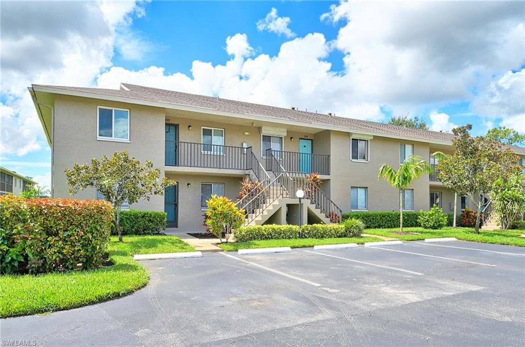 5695 Rattlesnake Hammock RD # B104, NAPLES FL 34113-16