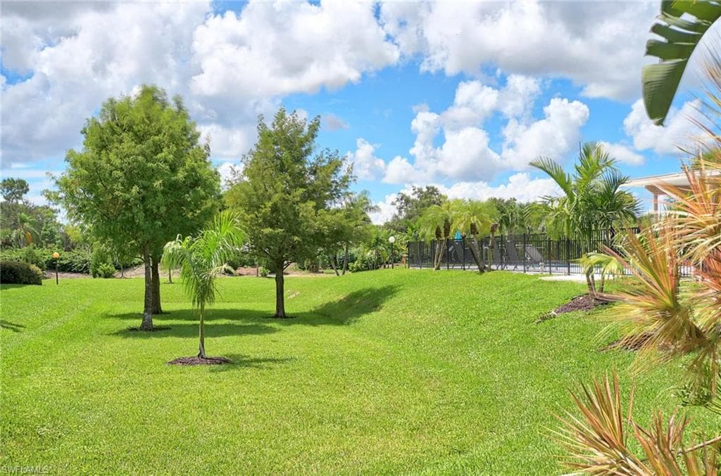 5695 Rattlesnake Hammock RD # B104, NAPLES FL 34113-22