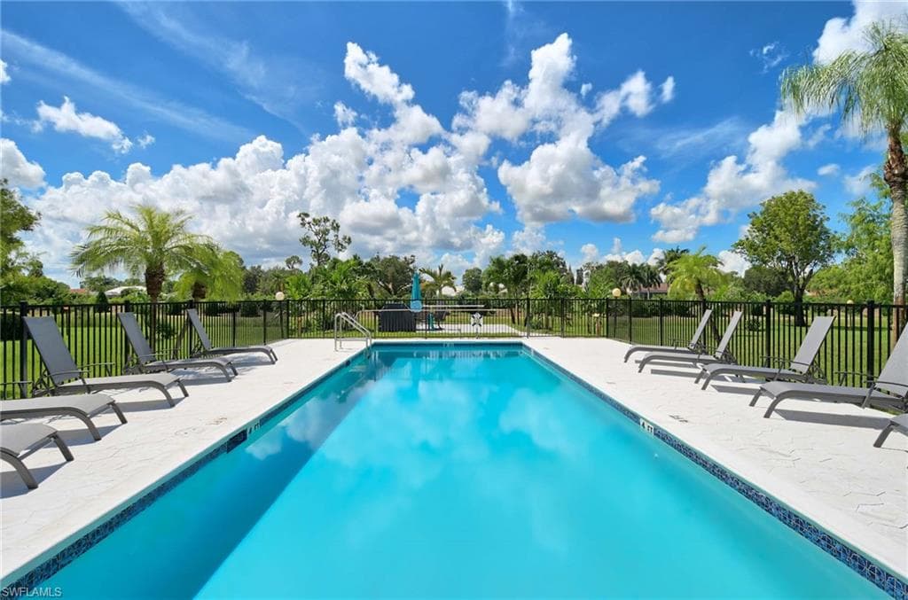 5695 Rattlesnake Hammock RD # B104, NAPLES FL 34113-18