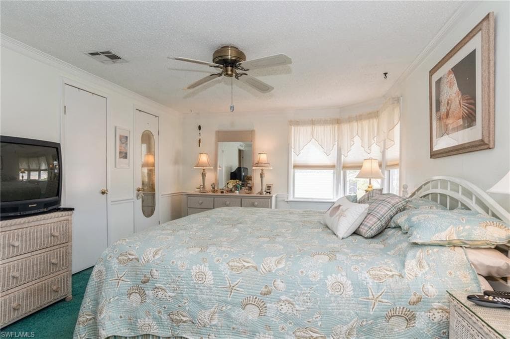 204 Grosbeak LN, NAPLES FL 34114-9