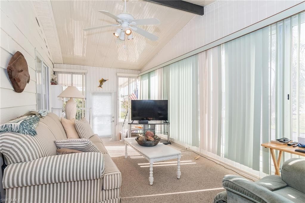 204 Grosbeak LN, NAPLES FL 34114-7