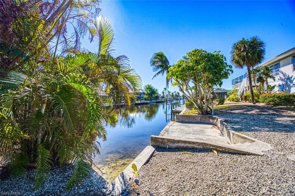 755 Pen Shell DR, SANIBEL FL 33957-17