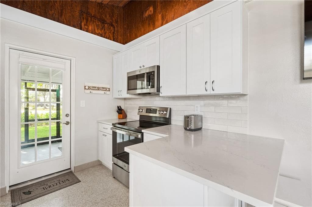 2132 Palm ST, NAPLES FL 34112-12