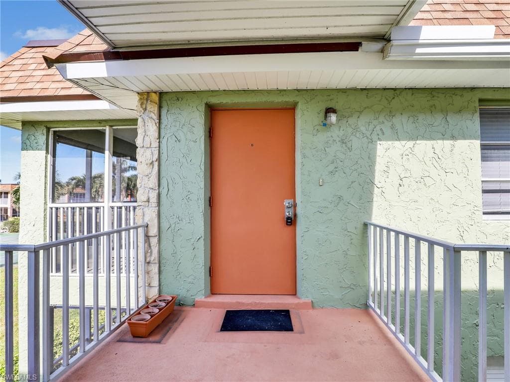 1400 Pompei LN # 52, NAPLES FL 34103-3