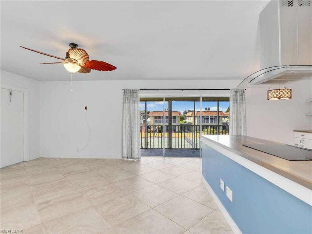 1400 Pompei LN # 52, NAPLES FL 34103-7