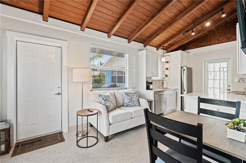 2134 Palm ST, NAPLES FL 34119-5