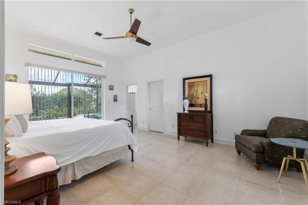 657 Soliel DR, NAPLES FL 34110-9
