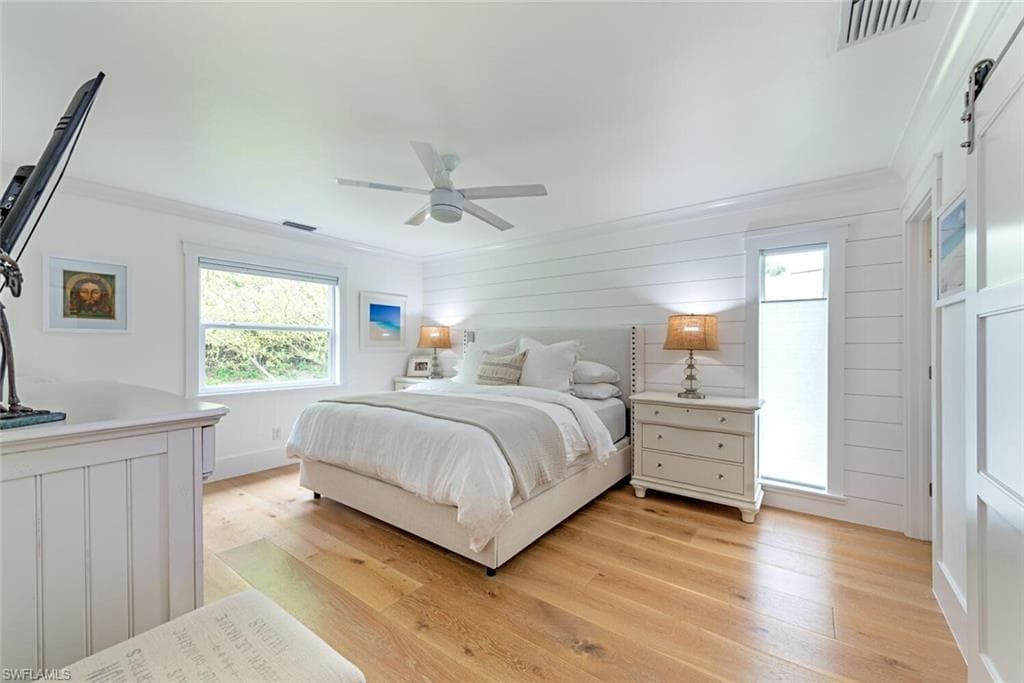 9611 Litchfield LN, NAPLES FL 34109-6