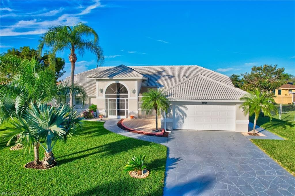 105 Ortona ST, LEHIGH ACRES FL 33936-2