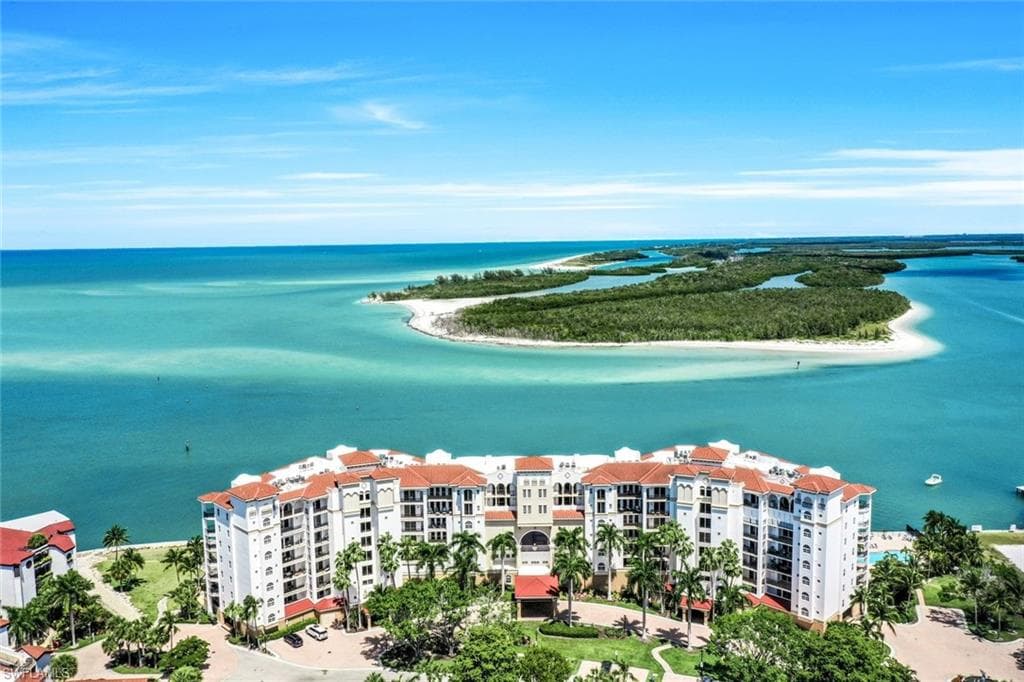 700 La Peninsula BLVD # 401, NAPLES FL 34113-1