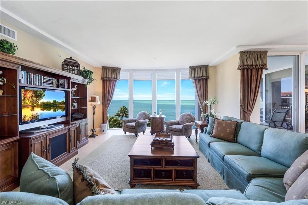 700 La Peninsula BLVD # 401, NAPLES FL 34113-5
