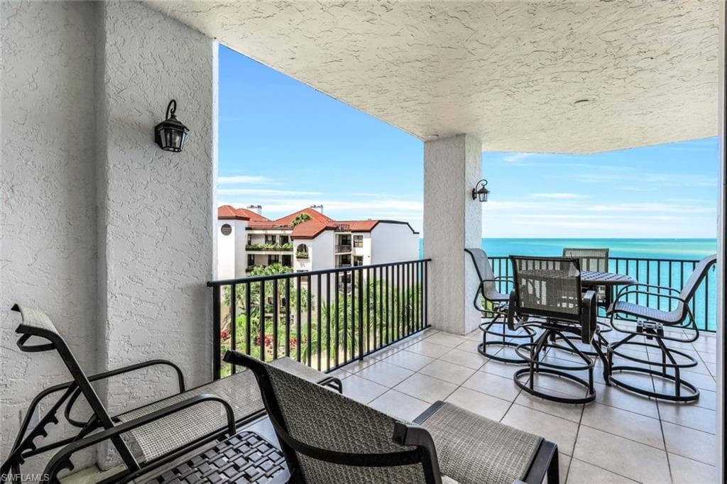 700 La Peninsula BLVD # 401, NAPLES FL 34113-41