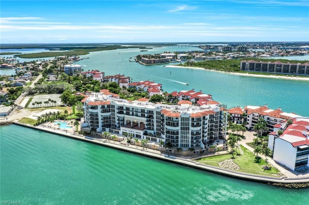 700 La Peninsula BLVD # 401, NAPLES FL 34113-45