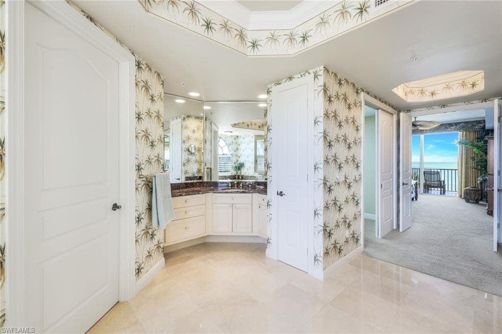700 La Peninsula BLVD # 401, NAPLES FL 34113-25