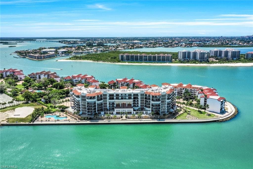700 La Peninsula BLVD # 401, NAPLES FL 34113-2