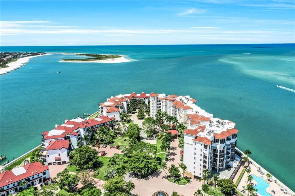 700 La Peninsula BLVD # 401, NAPLES FL 34113-44