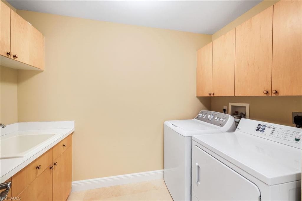 700 La Peninsula BLVD # 401, NAPLES FL 34113-36