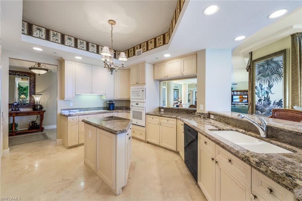700 La Peninsula BLVD # 401, NAPLES FL 34113-14