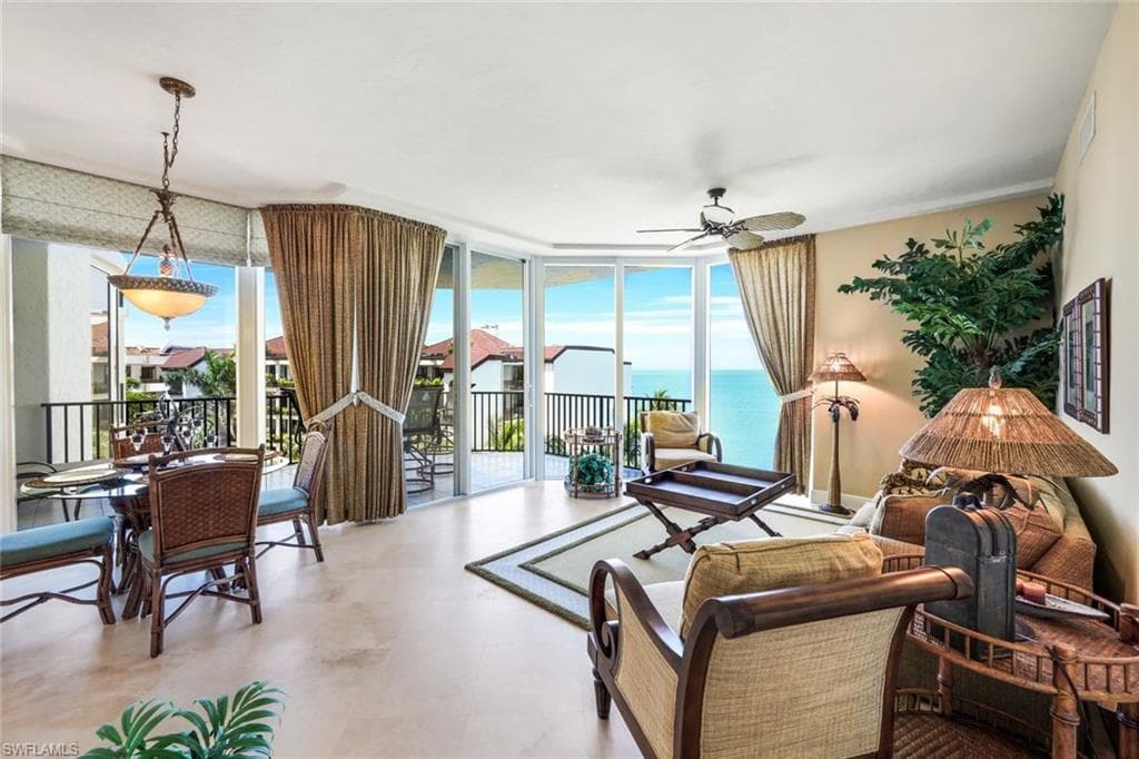 700 La Peninsula BLVD # 401, NAPLES FL 34113-18