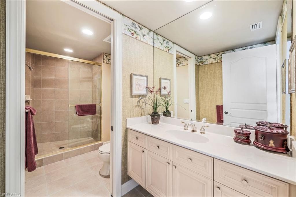 700 La Peninsula BLVD # 401, NAPLES FL 34113-28