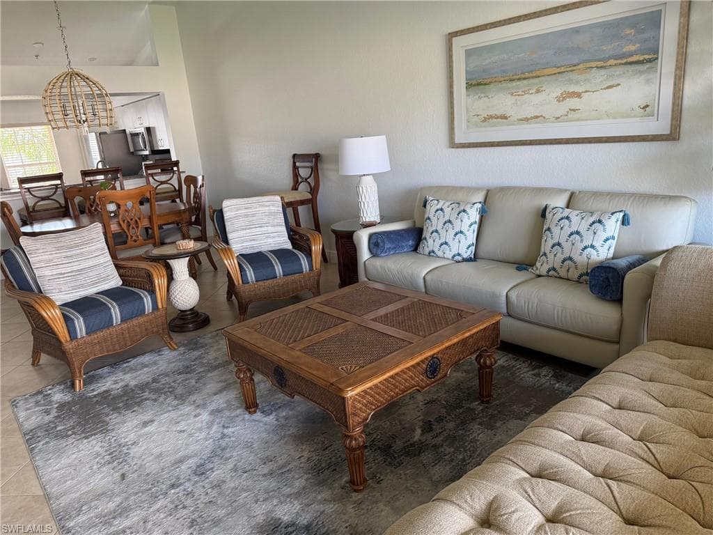 9640 Victoria LN # 305, NAPLES FL 34109-1