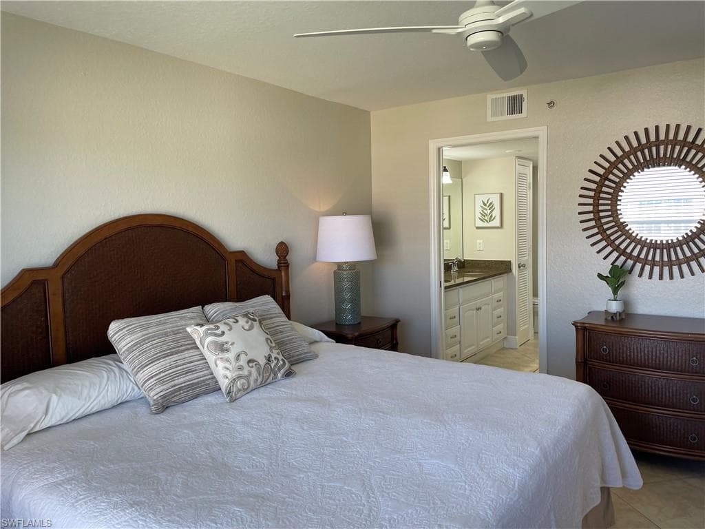 9640 Victoria LN # 305, NAPLES FL 34109-12