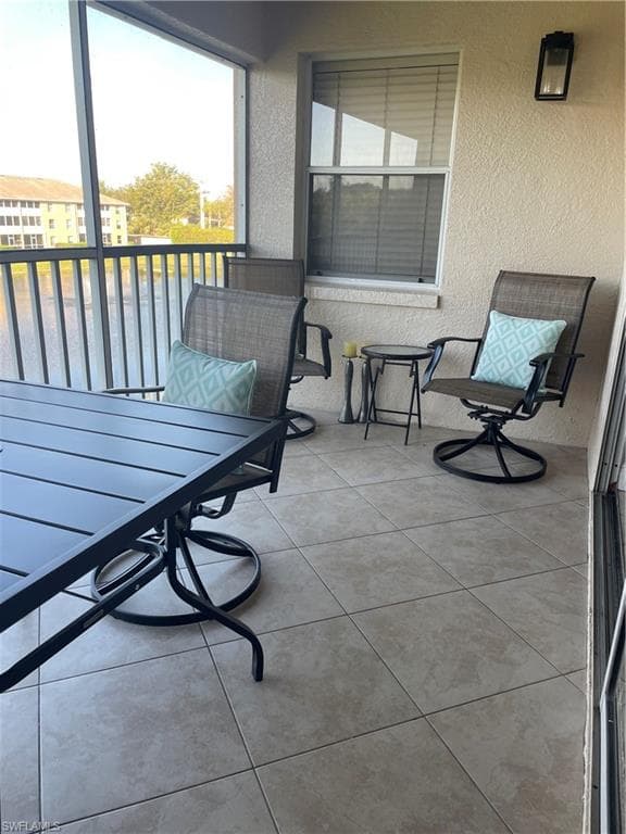 9640 Victoria LN # 305, NAPLES FL 34109-30