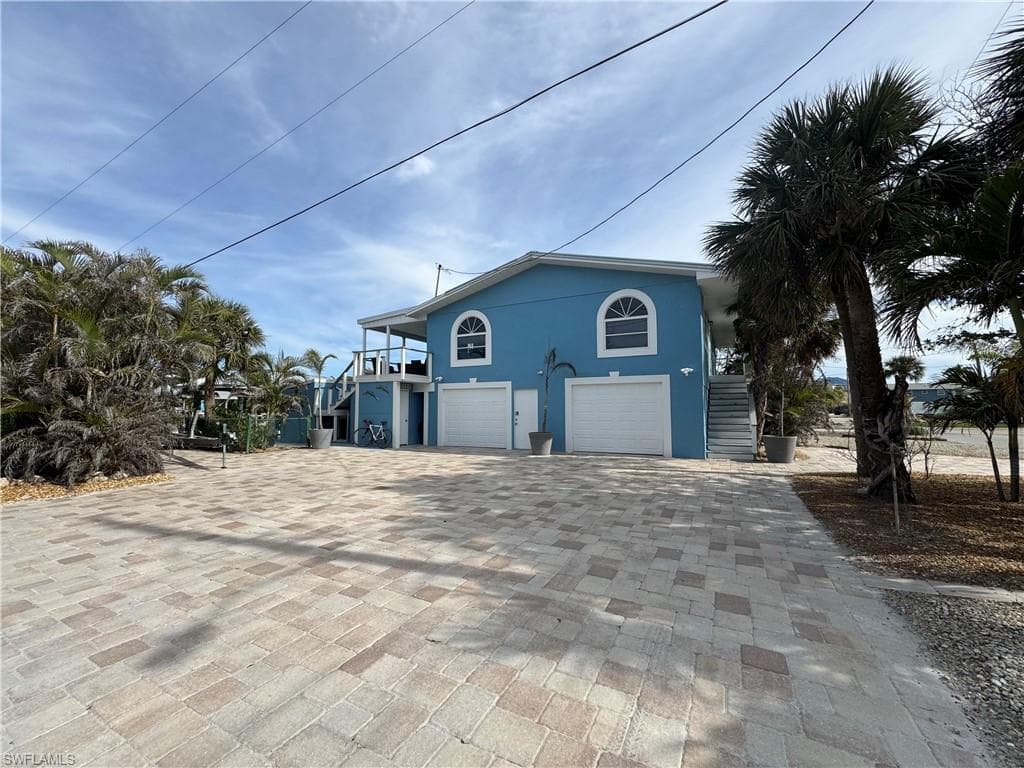 320 Lazy WAY, FORT MYERS BEACH FL 33931-6