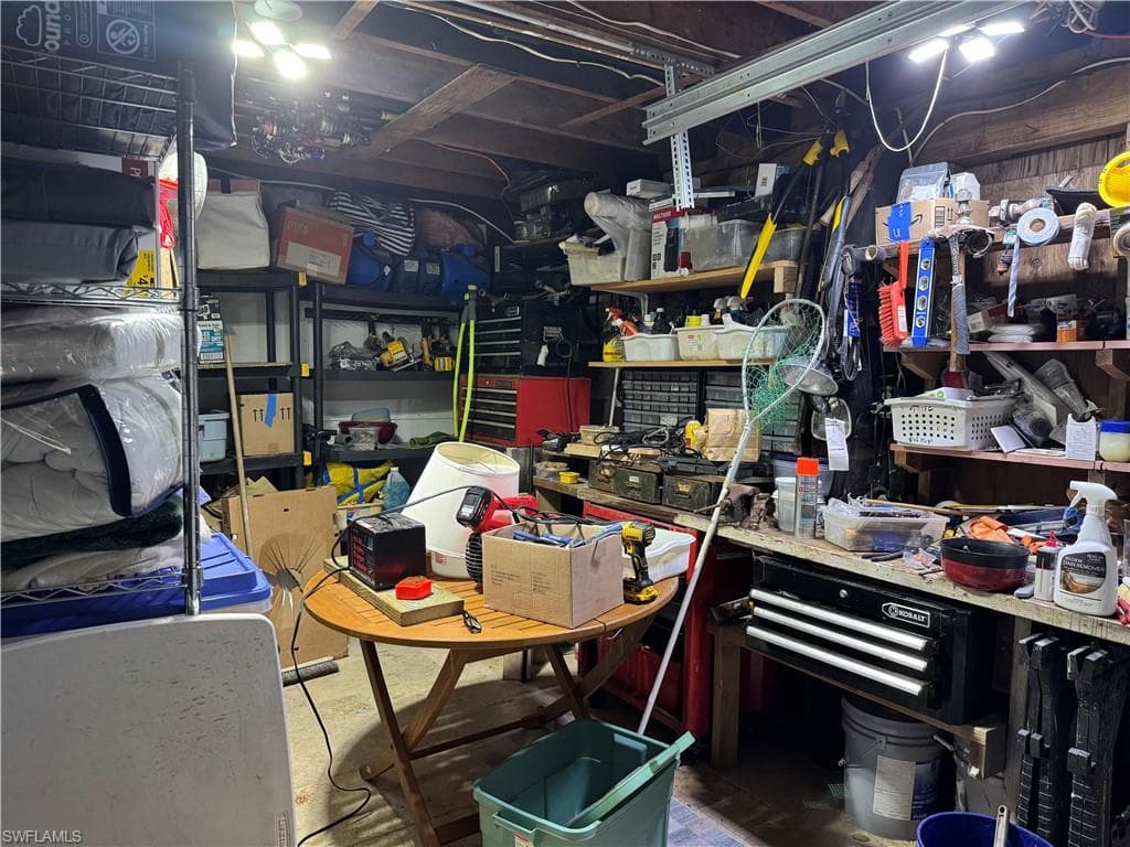 320 Lazy WAY, FORT MYERS BEACH FL 33931-8