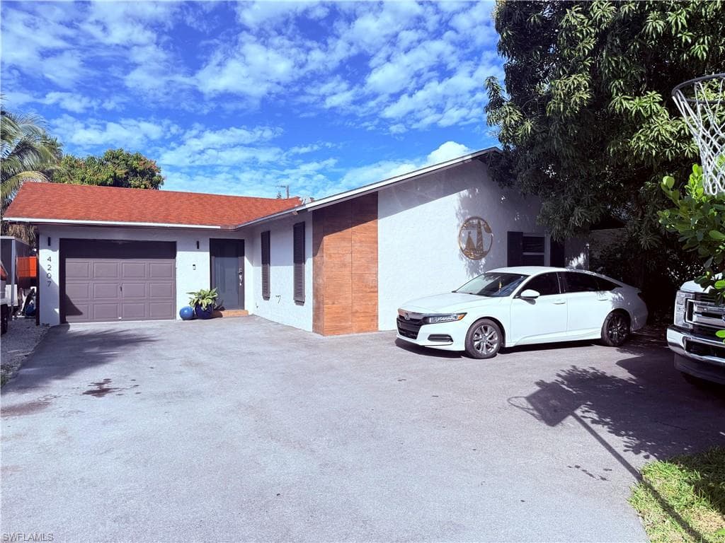 4207 Cindy AVE, NAPLES FL 34112-1