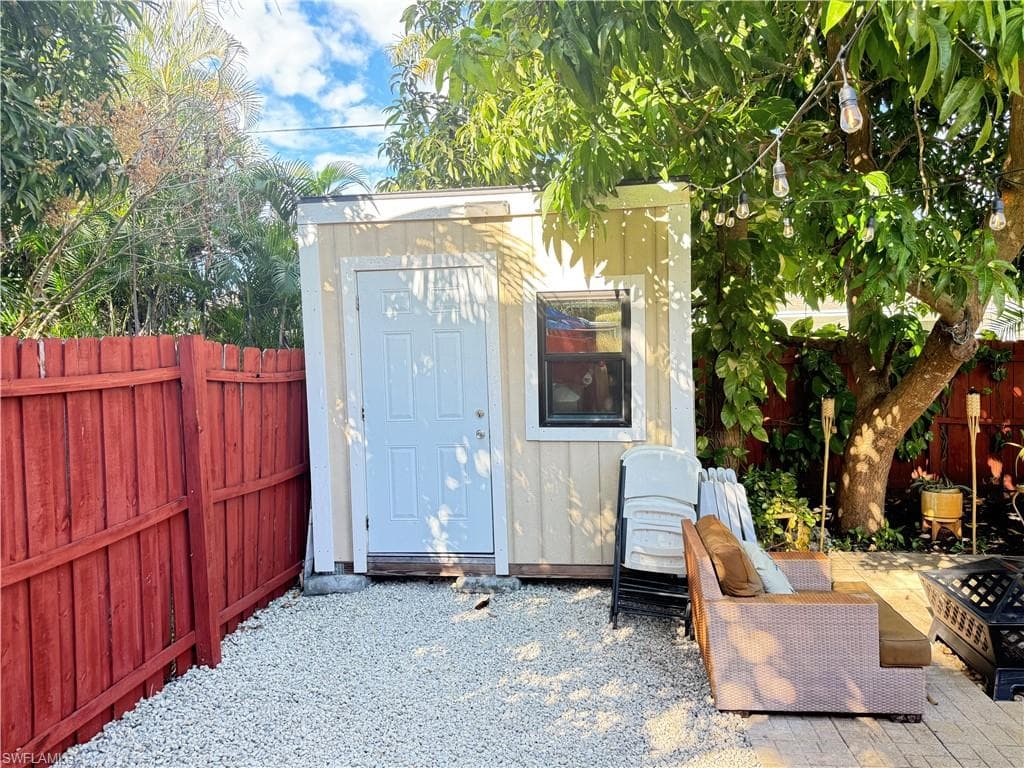 4207 Cindy AVE, NAPLES FL 34112-17