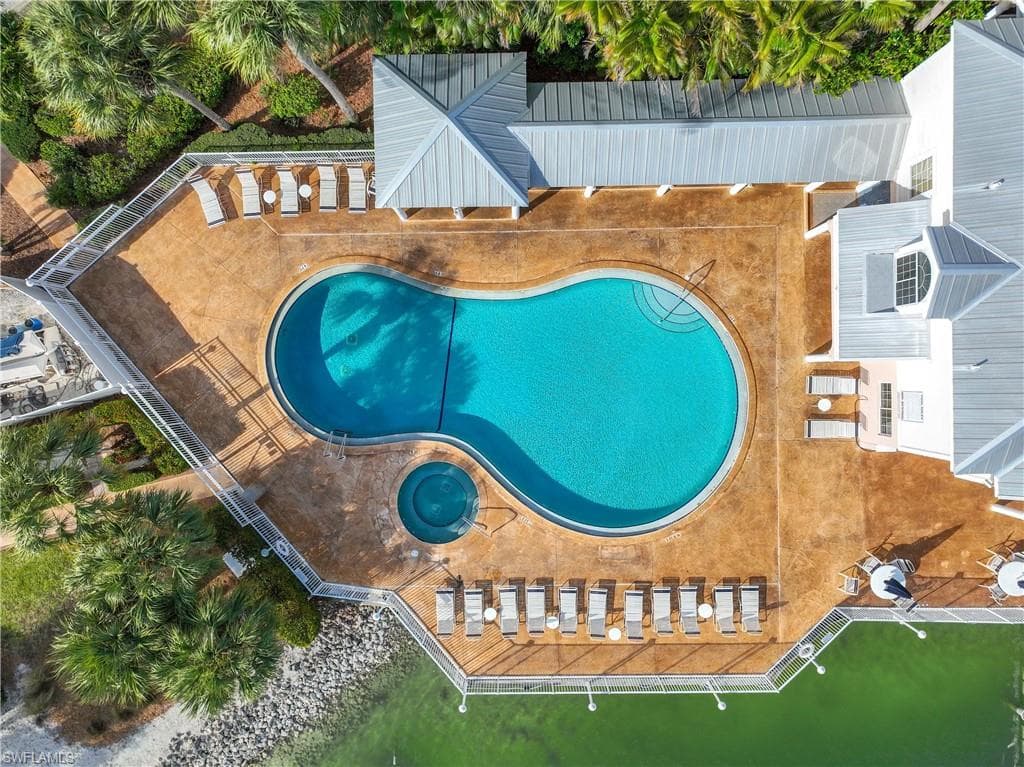 2860 Citrus Lake DR # R204, NAPLES FL 34109-19