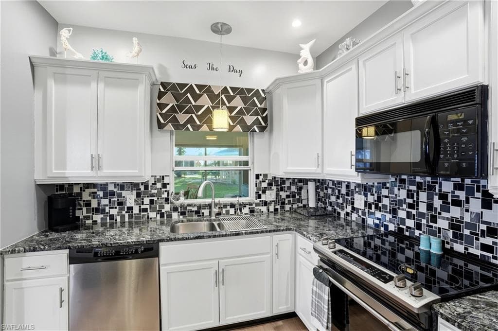 10725 Blue Bimini CIR, ESTERO FL 33928-13