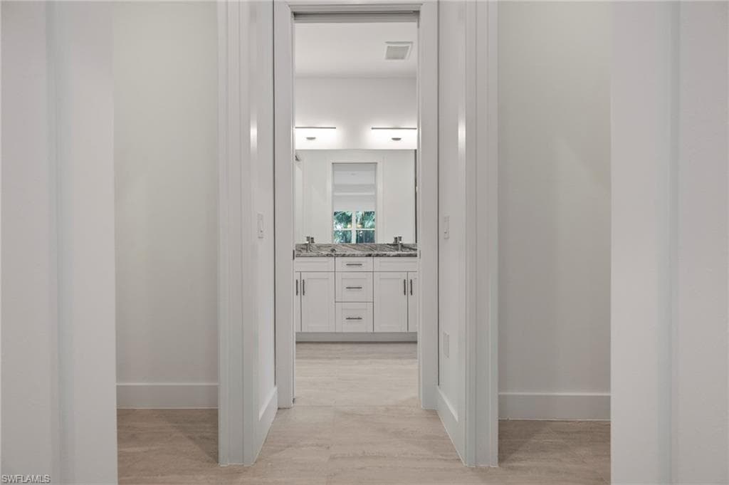 2553 Linda DR, NAPLES FL 34112-12