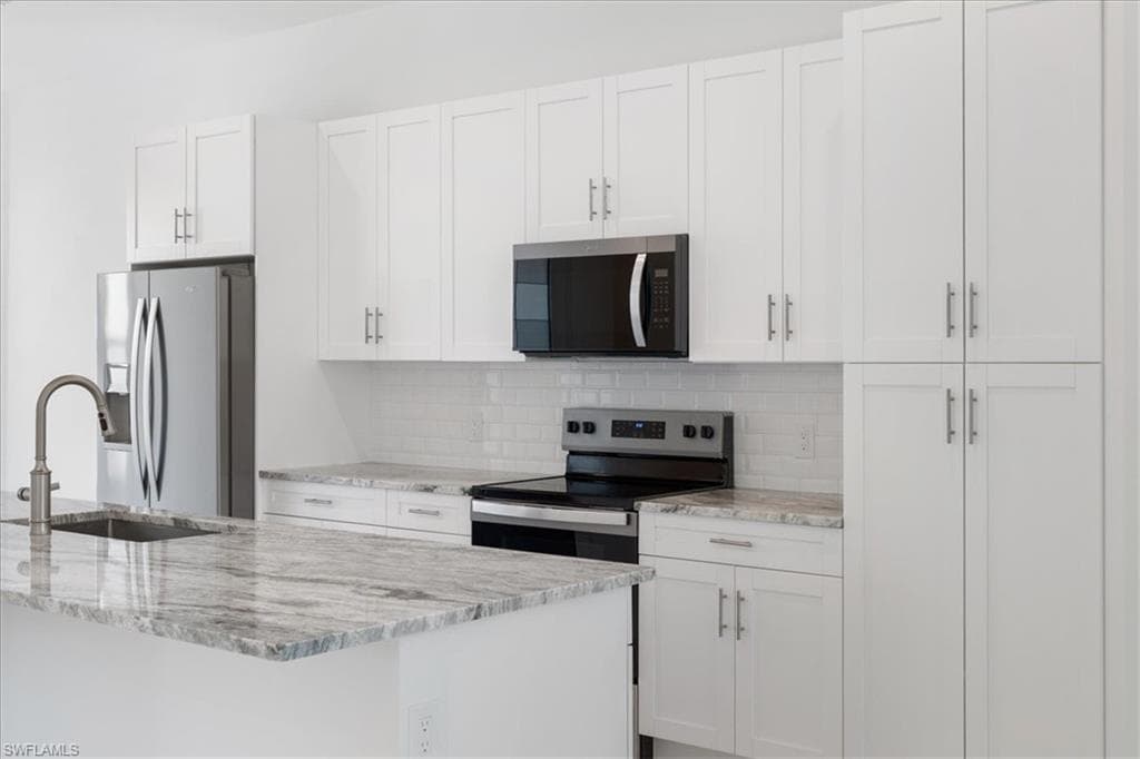 2537 Linda DR, NAPLES FL 34112-16