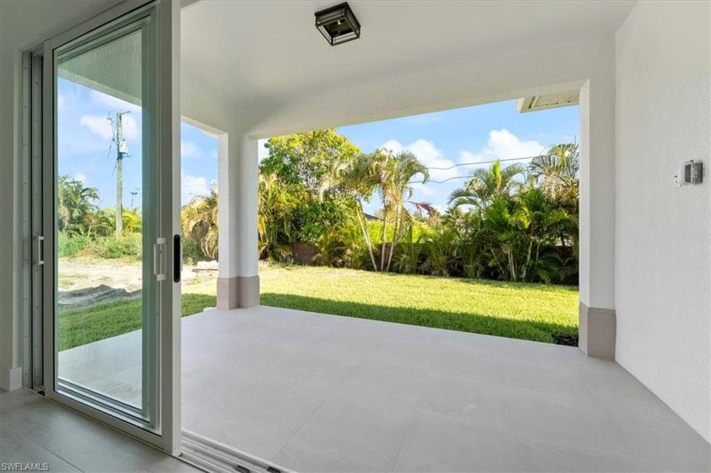 2537 Linda DR, NAPLES FL 34112-31