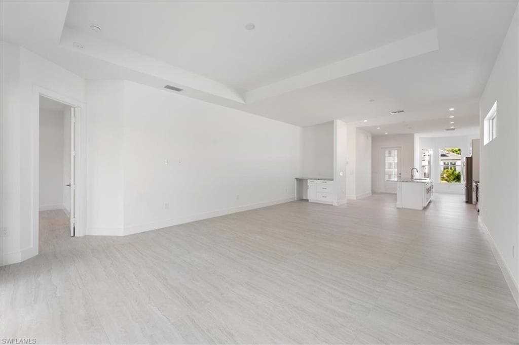 2537 Linda DR, NAPLES FL 34112-8